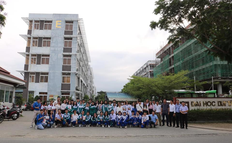 Chuyến khám phá "Đại bảng doanh" Đại học Duy Tân của học sinh THPT